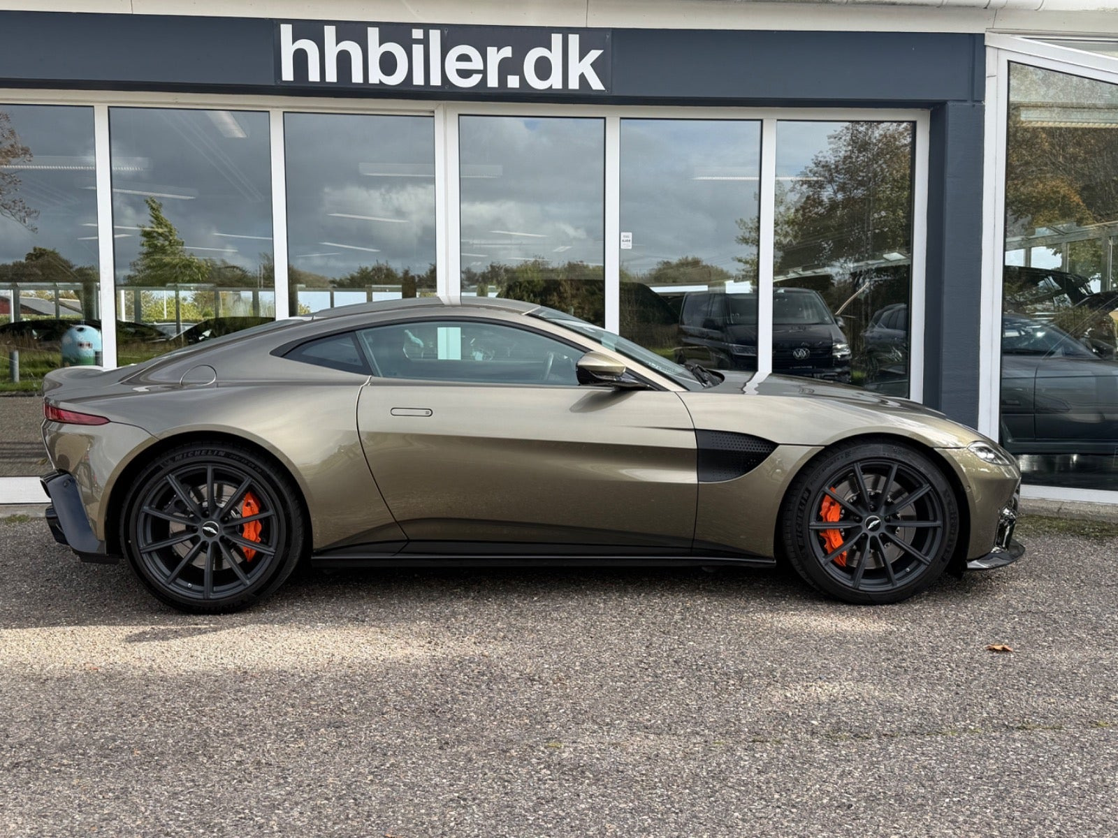 Grå Aston Martin Vantage fra 2018