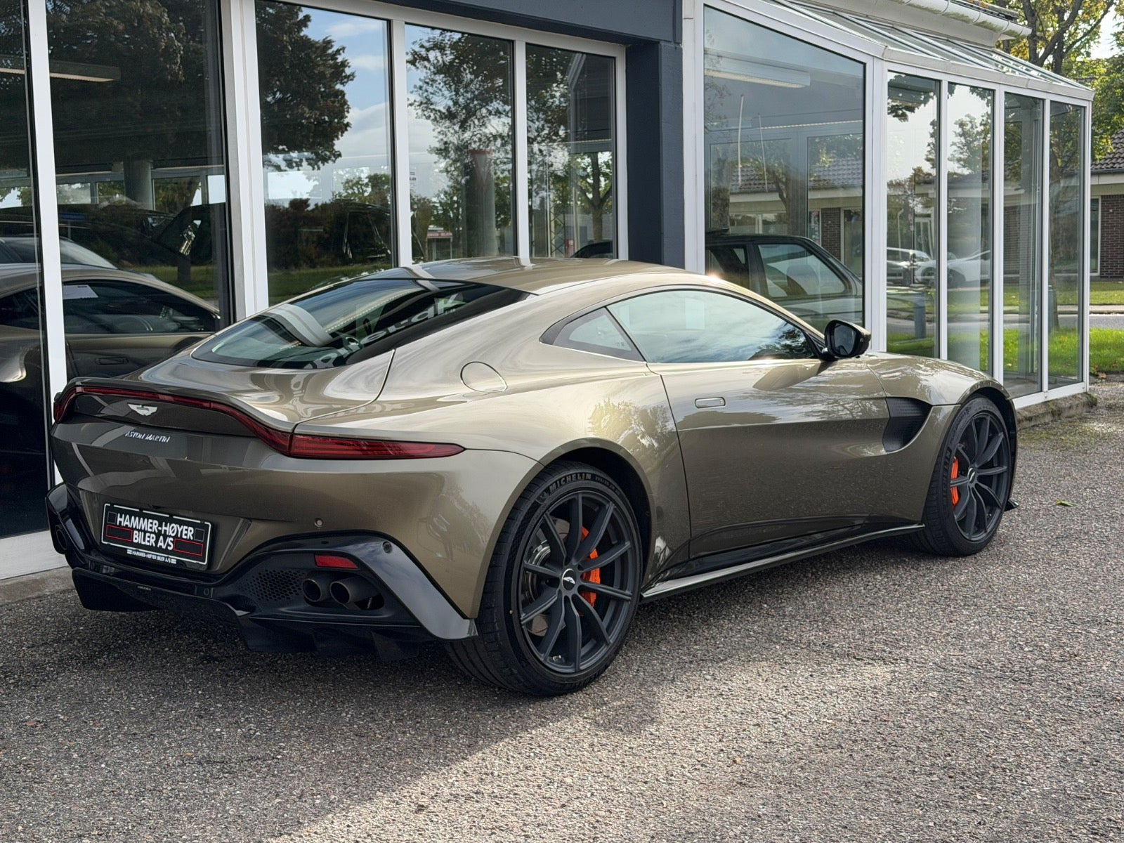 Grå Aston Martin Vantage fra 2018