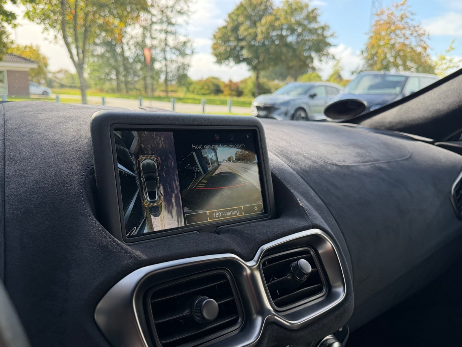 Grå Aston Martin Vantage fra 2018