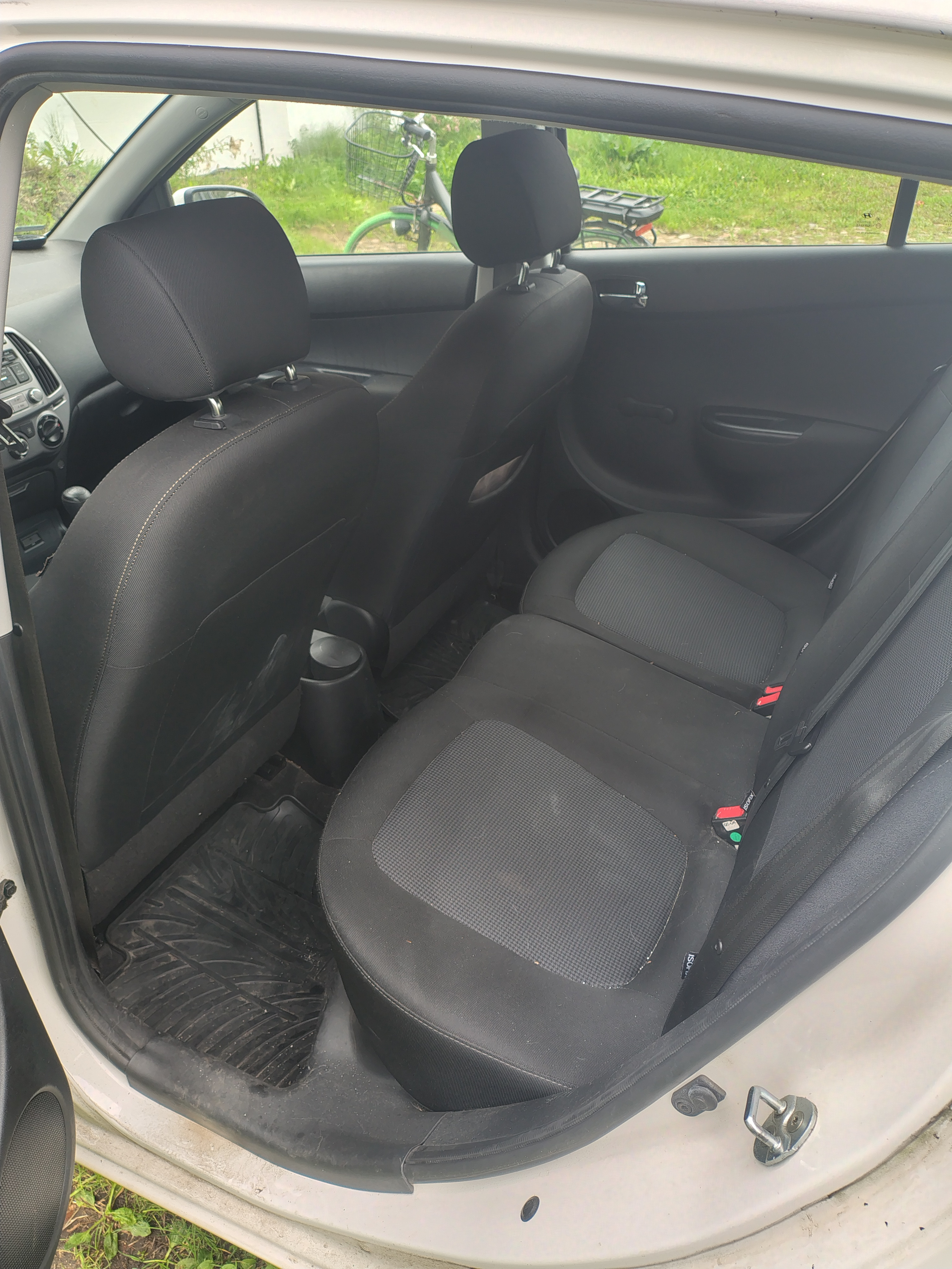 Hvid Hyundai i20 fra 2014