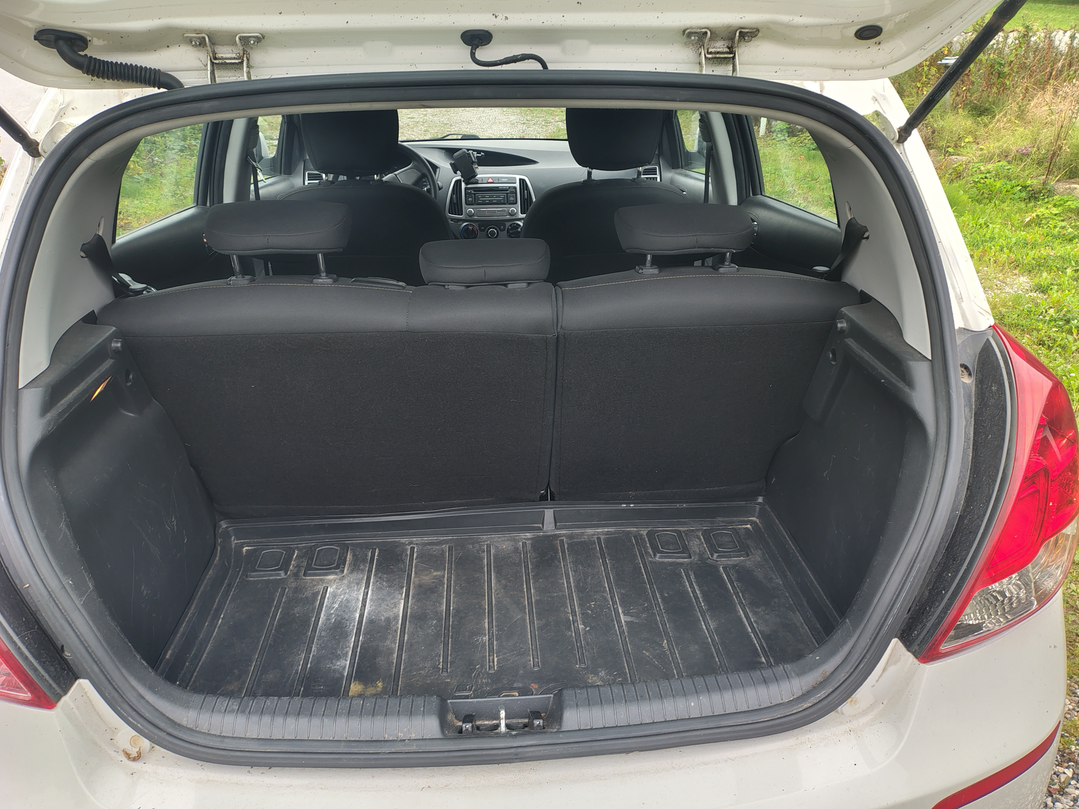 Hvid Hyundai i20 fra 2014