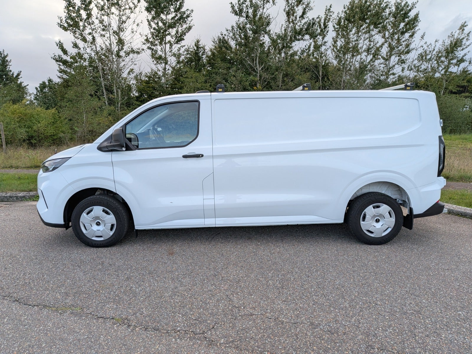 Hvid Ford Transit Custom 300 L2 fra 2023