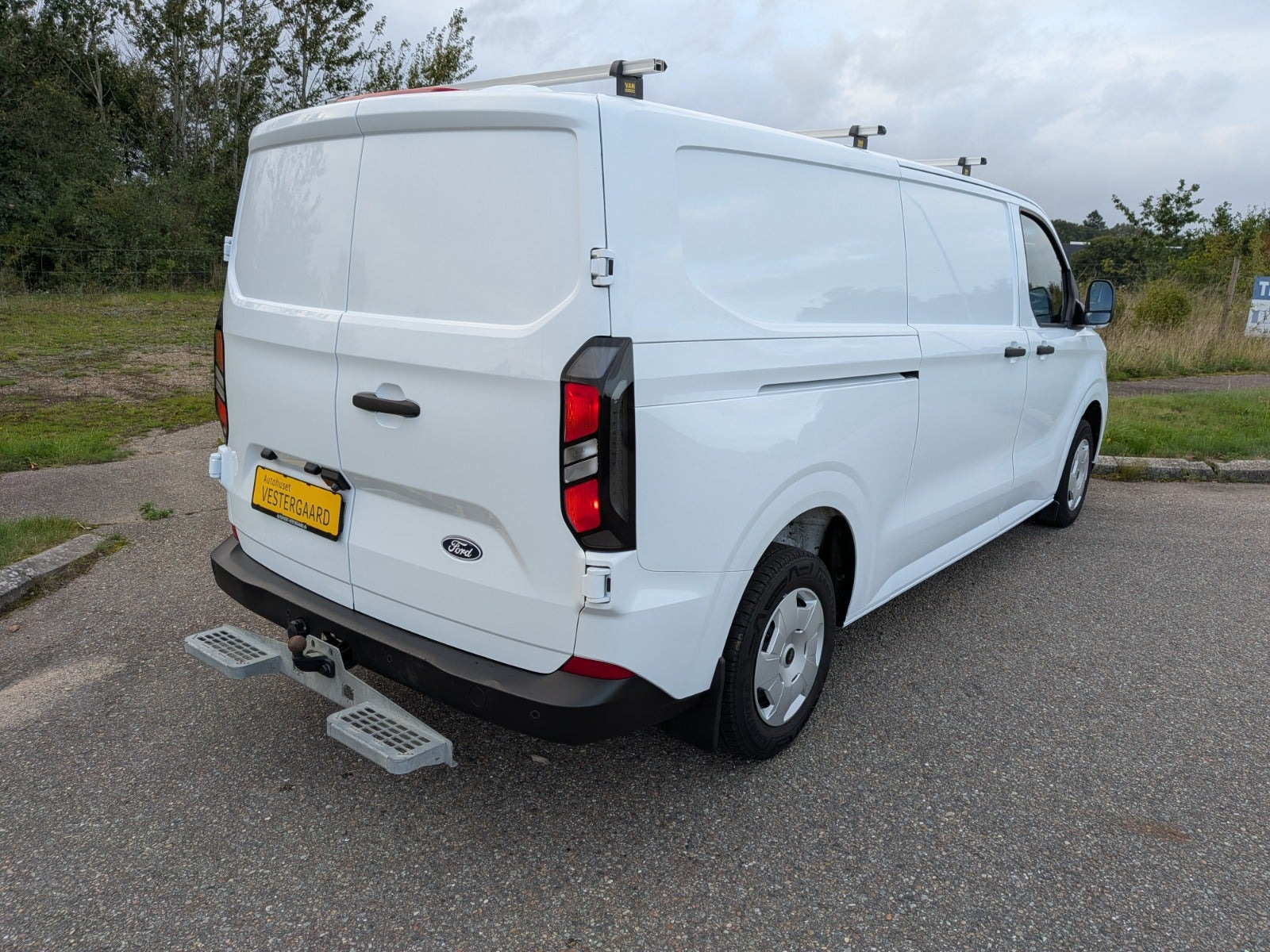 Hvid Ford Transit Custom 300 L2 fra 2023
