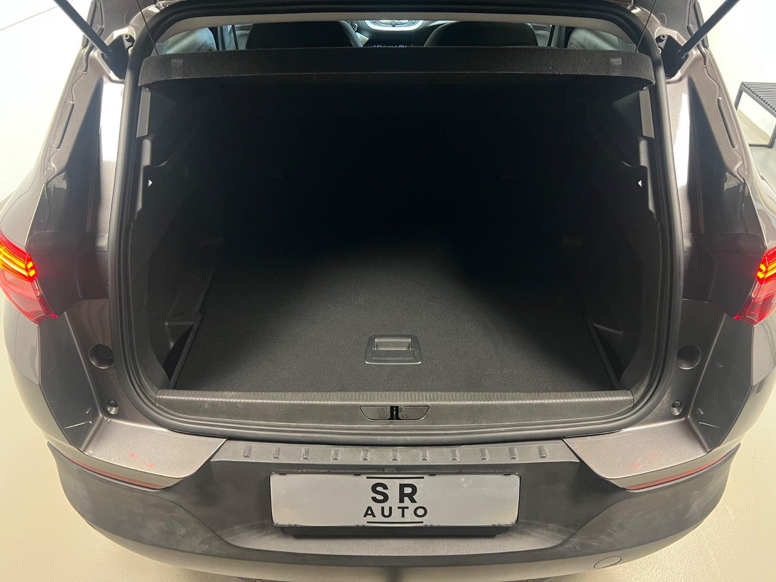 Grå Opel Grandland X fra 2019