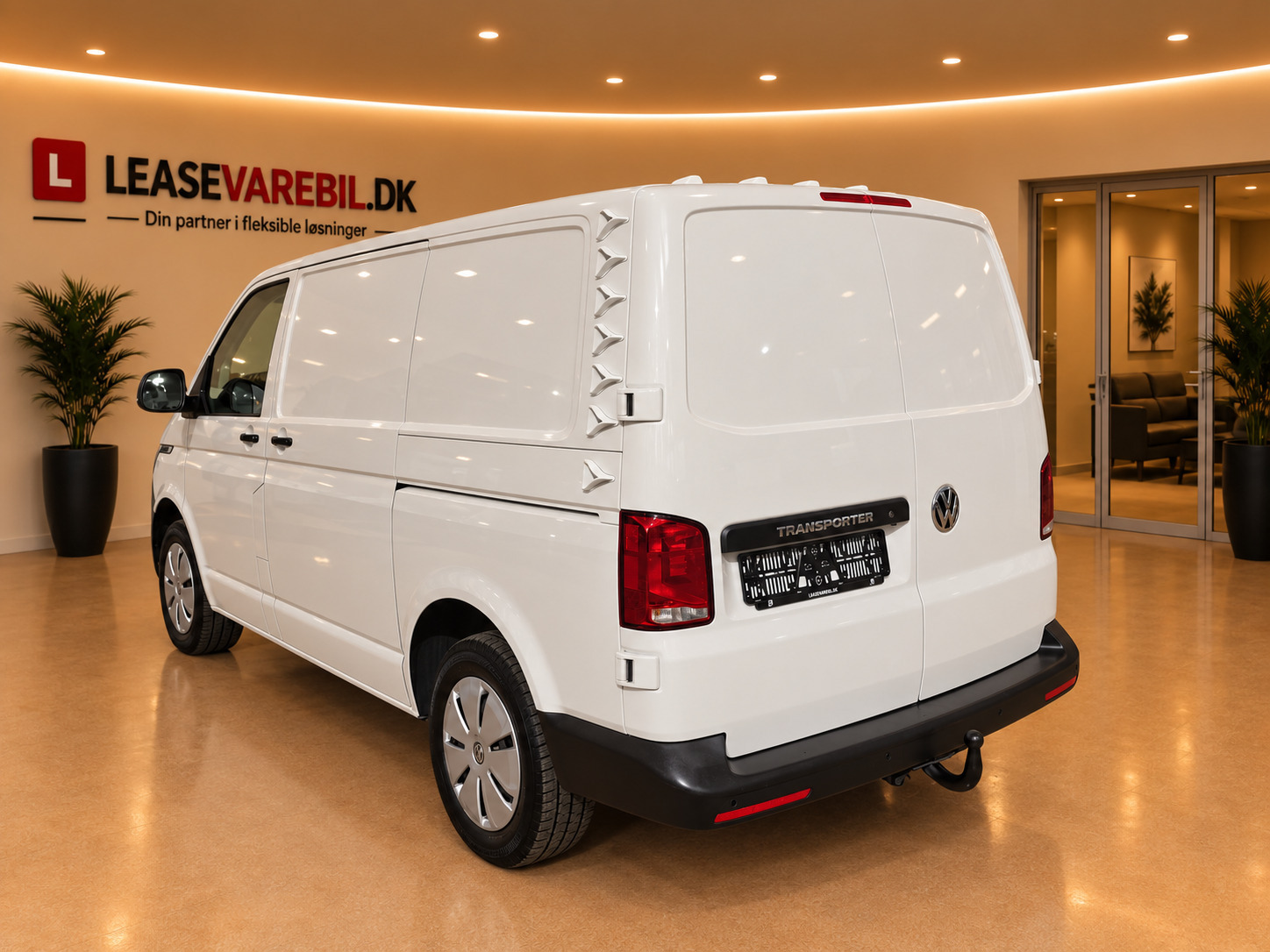 Hvid VW Transporter fra 2021