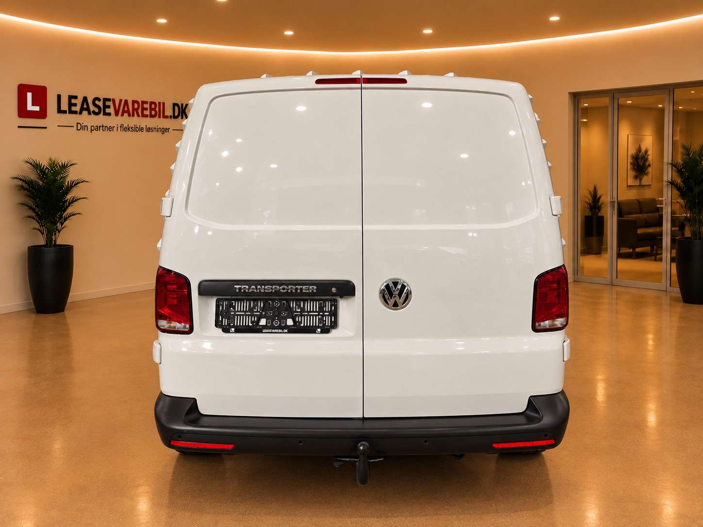 Hvid VW Transporter fra 2021