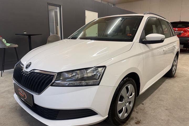 Hvid Skoda Fabia fra 2019 set udefra