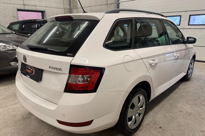 Hvid Skoda Fabia fra 2019