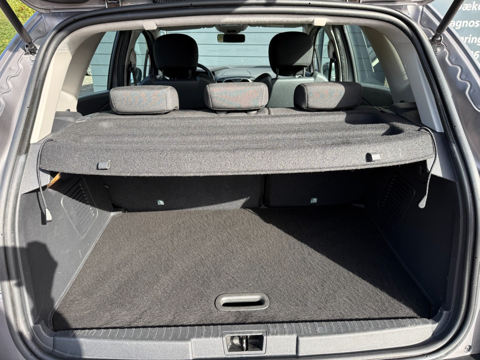 Grå Renault Captur fra 2016