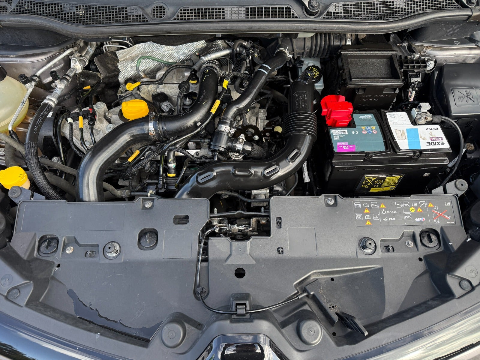 Grå Renault Captur fra 2016