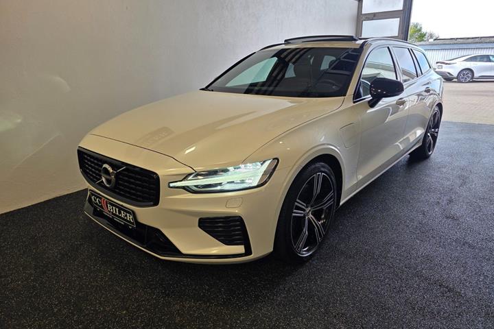 Hvid Volvo V60 fra 2022