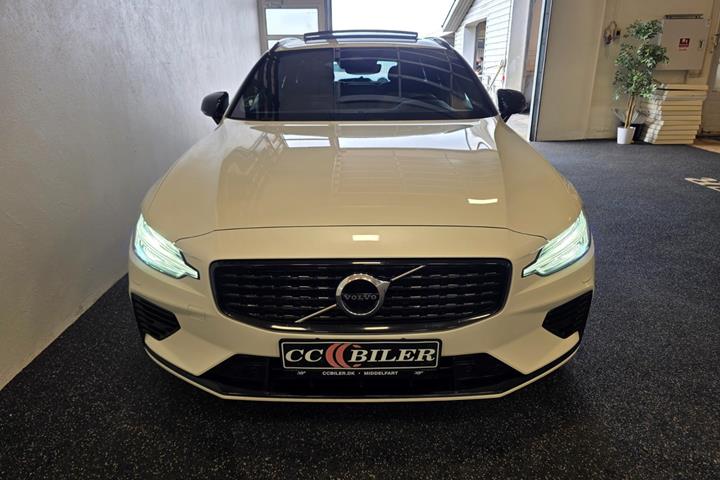Hvid Volvo V60 fra 2022