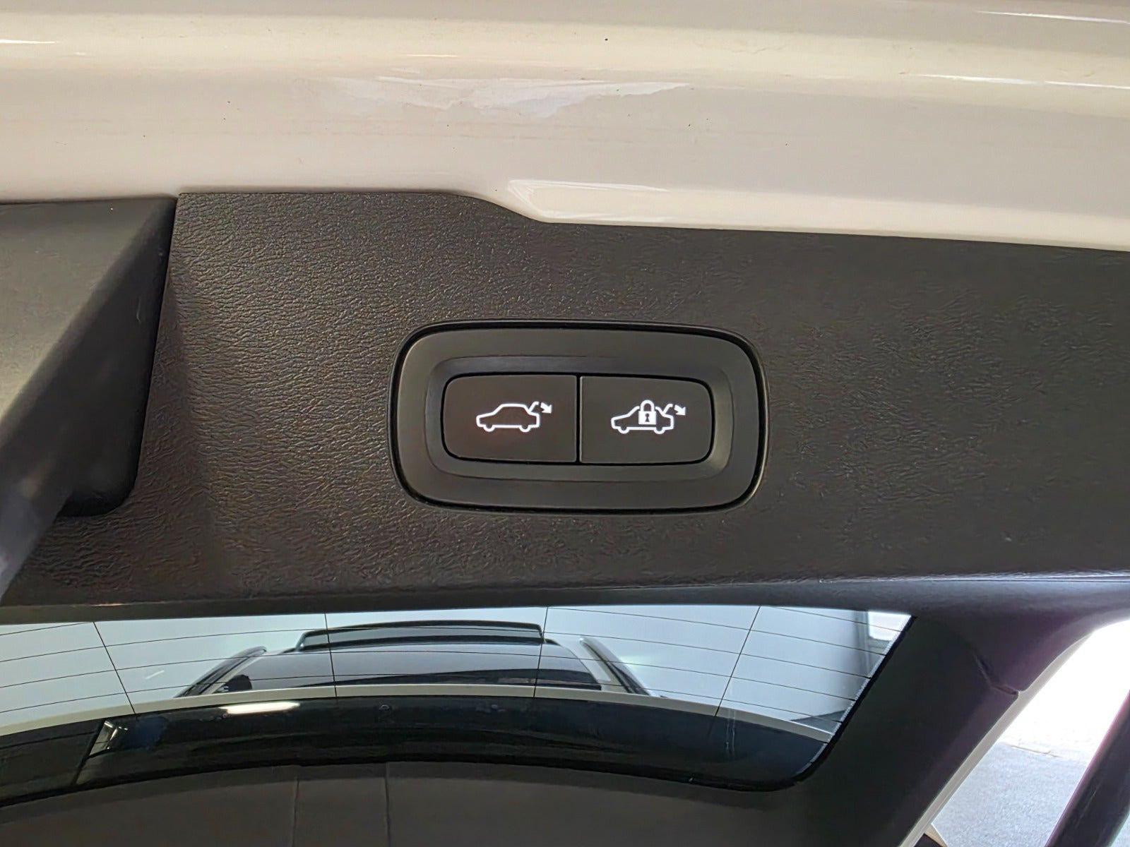 Hvid Volvo V60 fra 2022