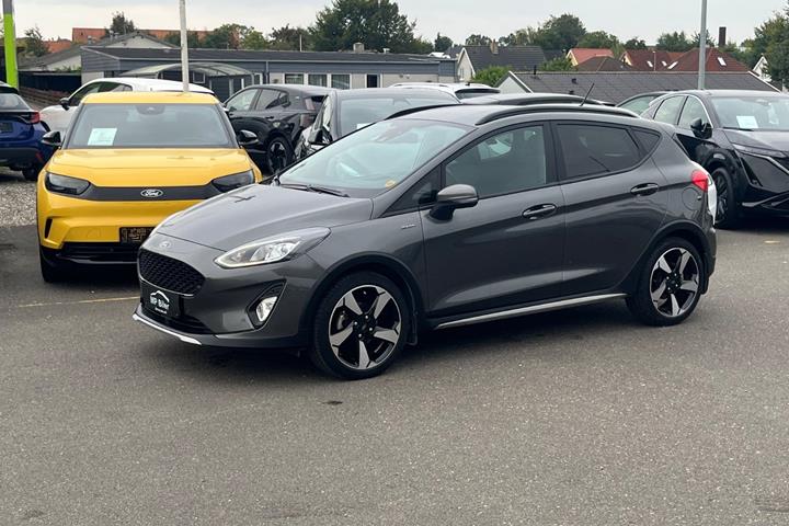 Grå Ford Fiesta fra 2021