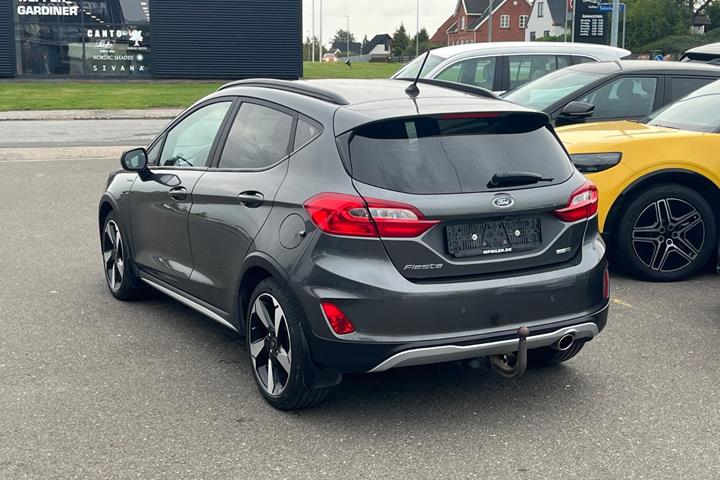 Grå Ford Fiesta fra 2021