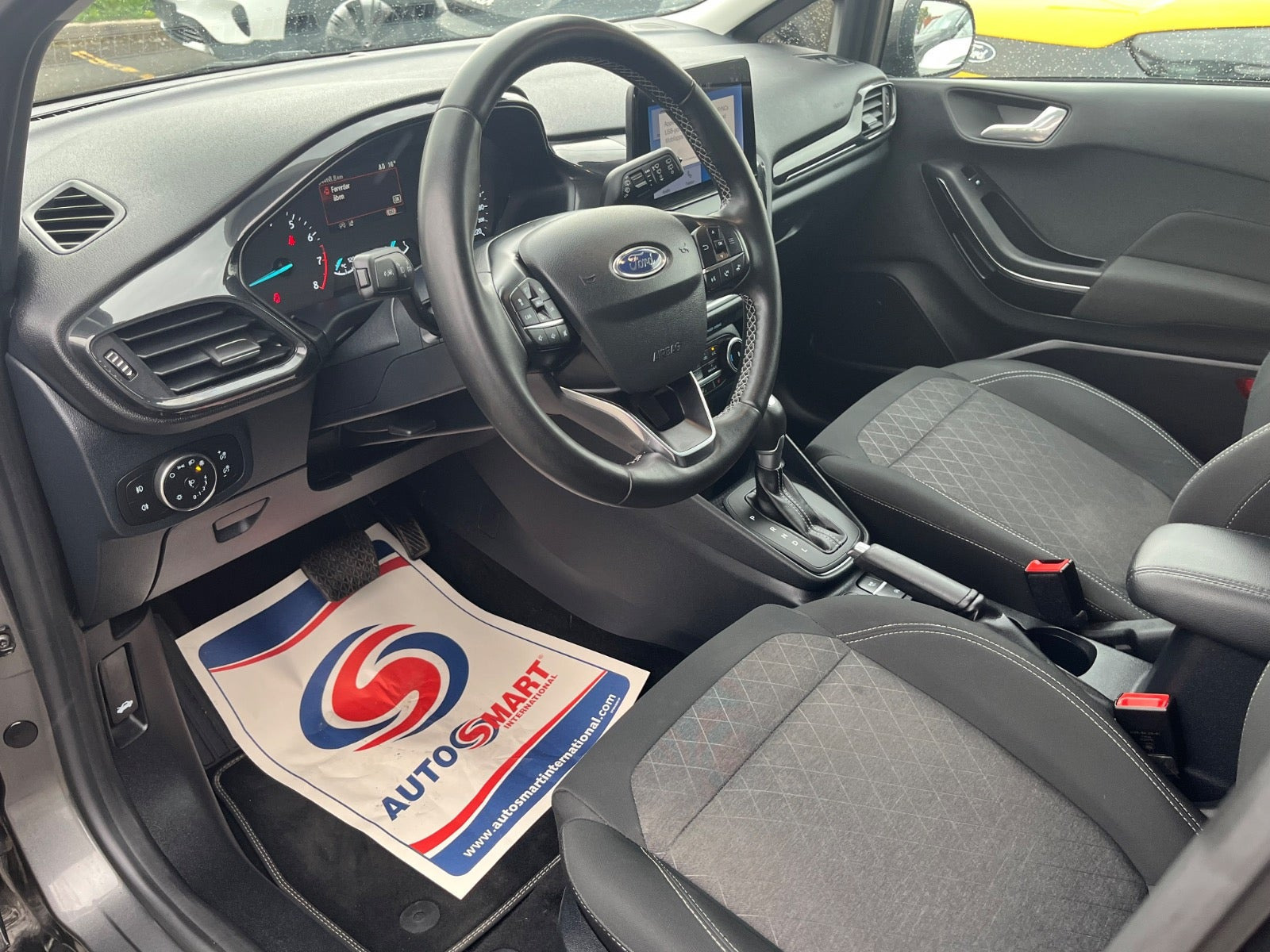 Grå Ford Fiesta fra 2021