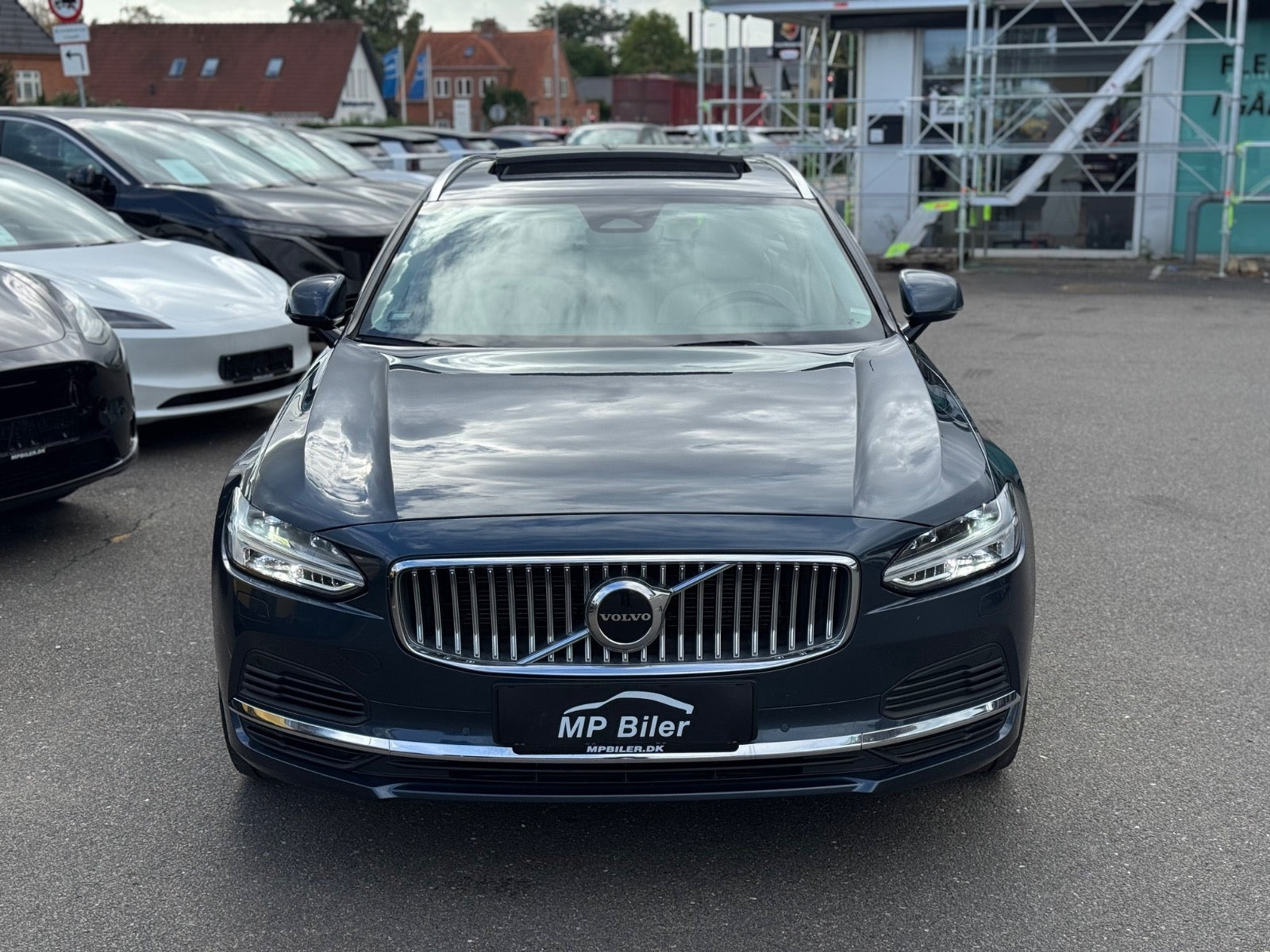 Blå Volvo V90 fra 2022