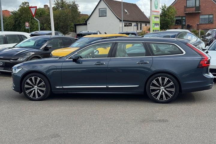 Blå Volvo V90 fra 2022