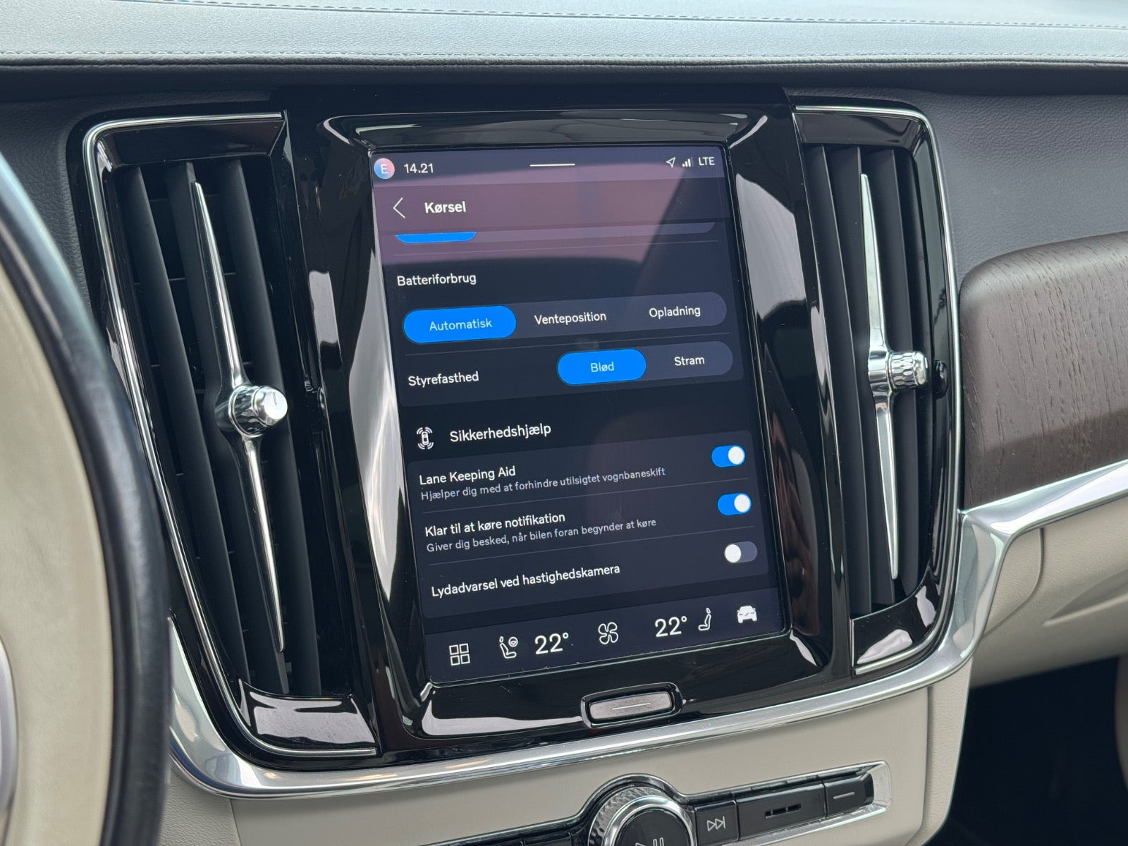 Blå Volvo V90 fra 2022