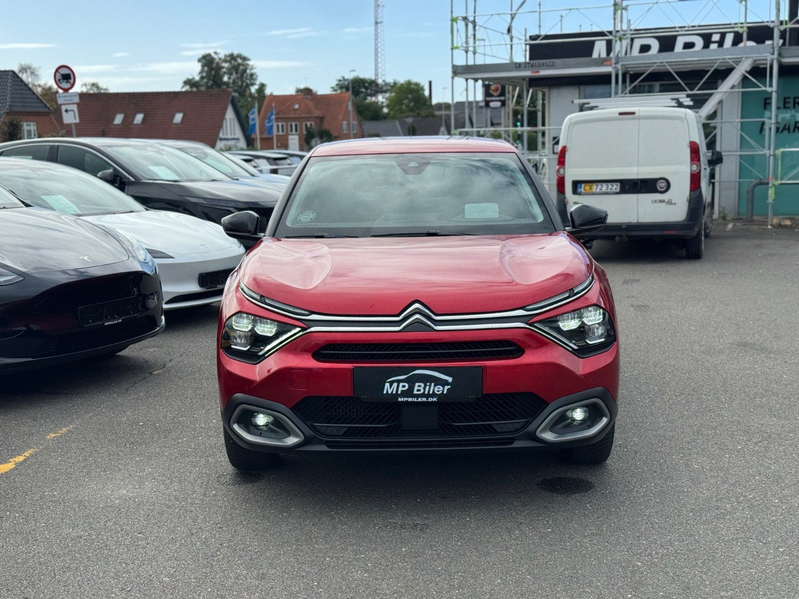 Rød Citroën C4 fra 2021