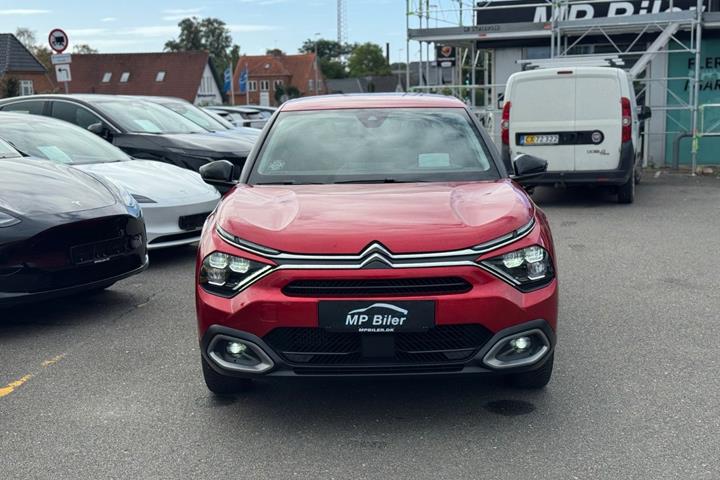 Rød Citroën C4 fra 2021