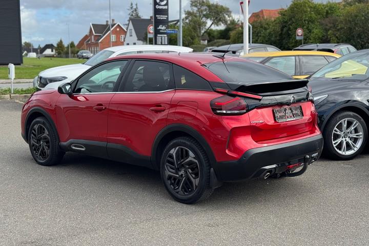 Rød Citroën C4 fra 2021