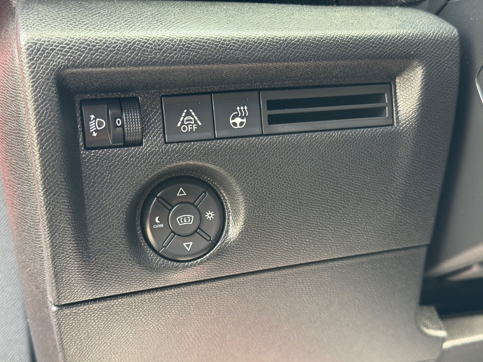Rød Citroën C4 fra 2021