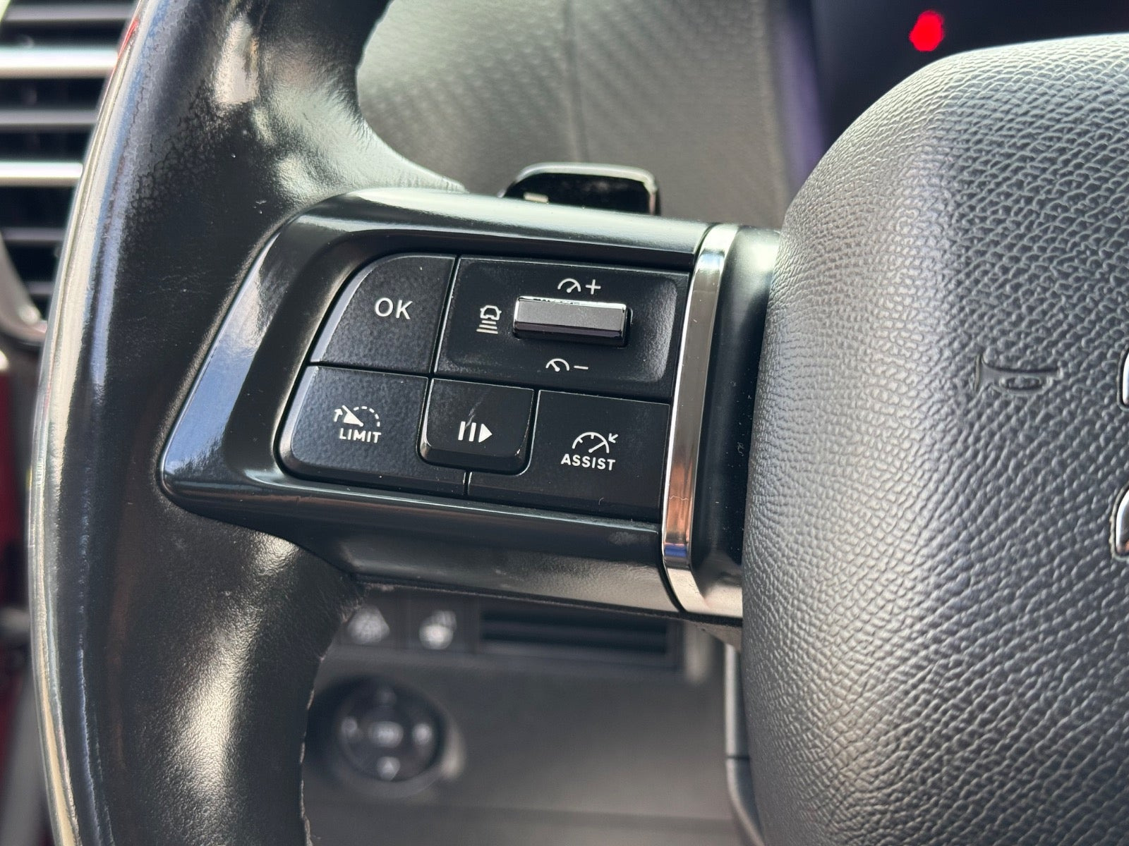 Rød Citroën C4 fra 2021