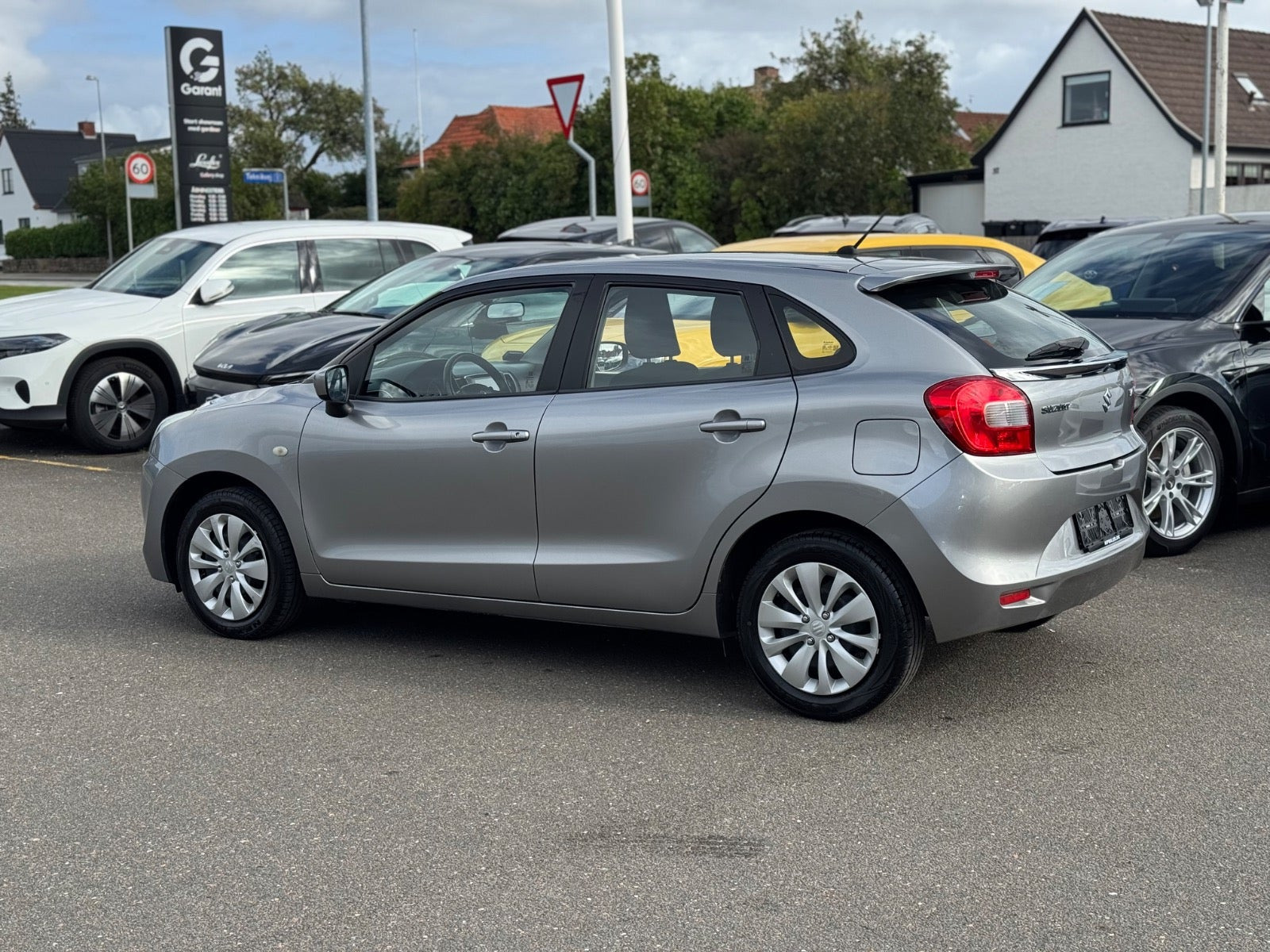 Grå Suzuki Baleno fra 2017