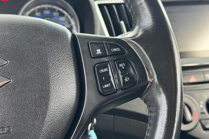 Grå Suzuki Baleno fra 2017