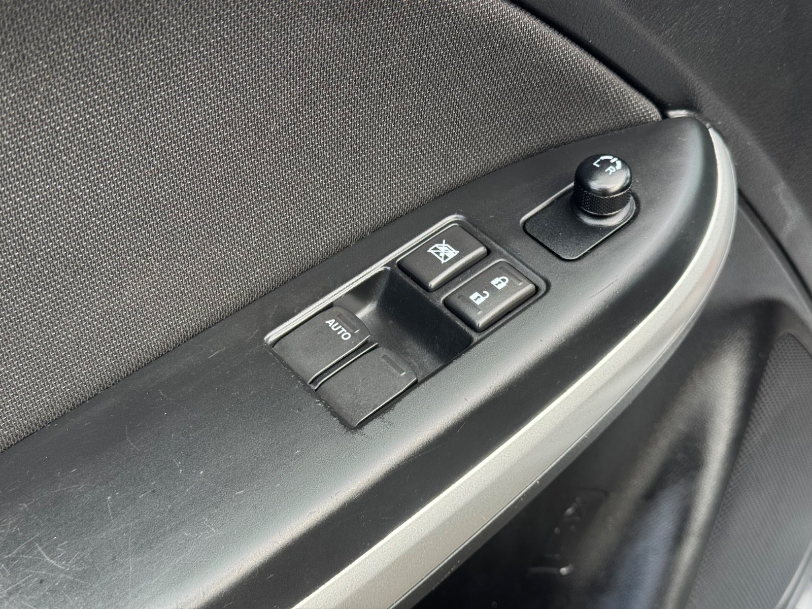 Grå Suzuki Baleno fra 2017