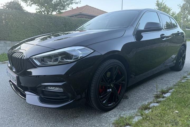 undefined BMW 118d fra 2021