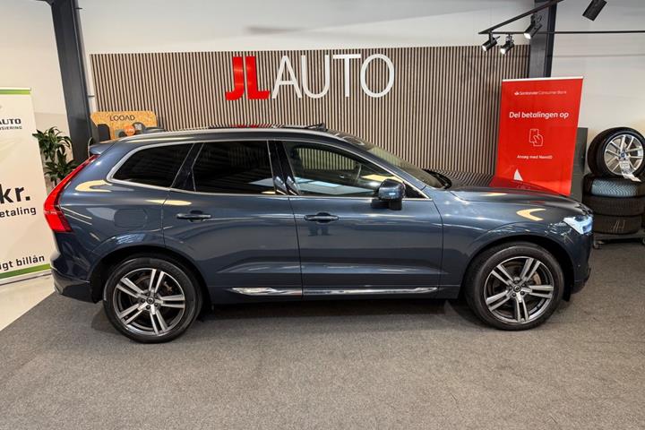 Blå Volvo XC60 fra 2021