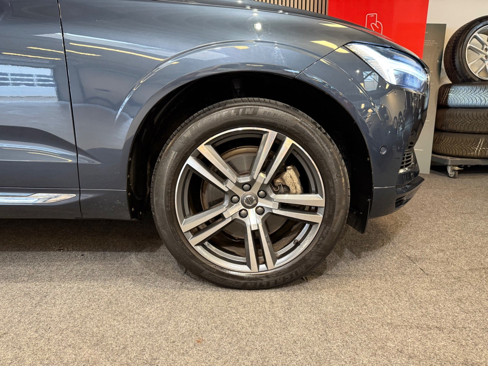 Blå Volvo XC60 fra 2021