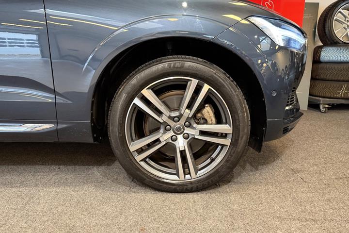 Blå Volvo XC60 fra 2021