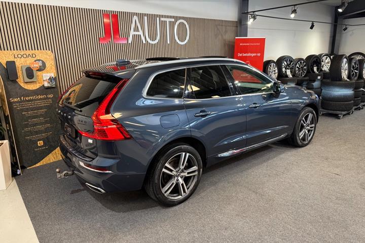 Blå Volvo XC60 fra 2021