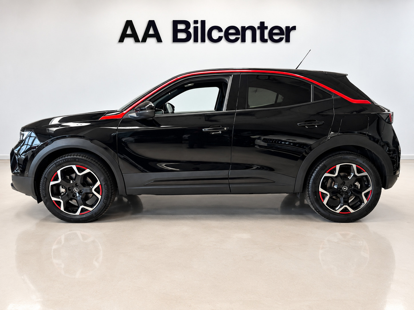Sort Opel Mokka-e fra 2024