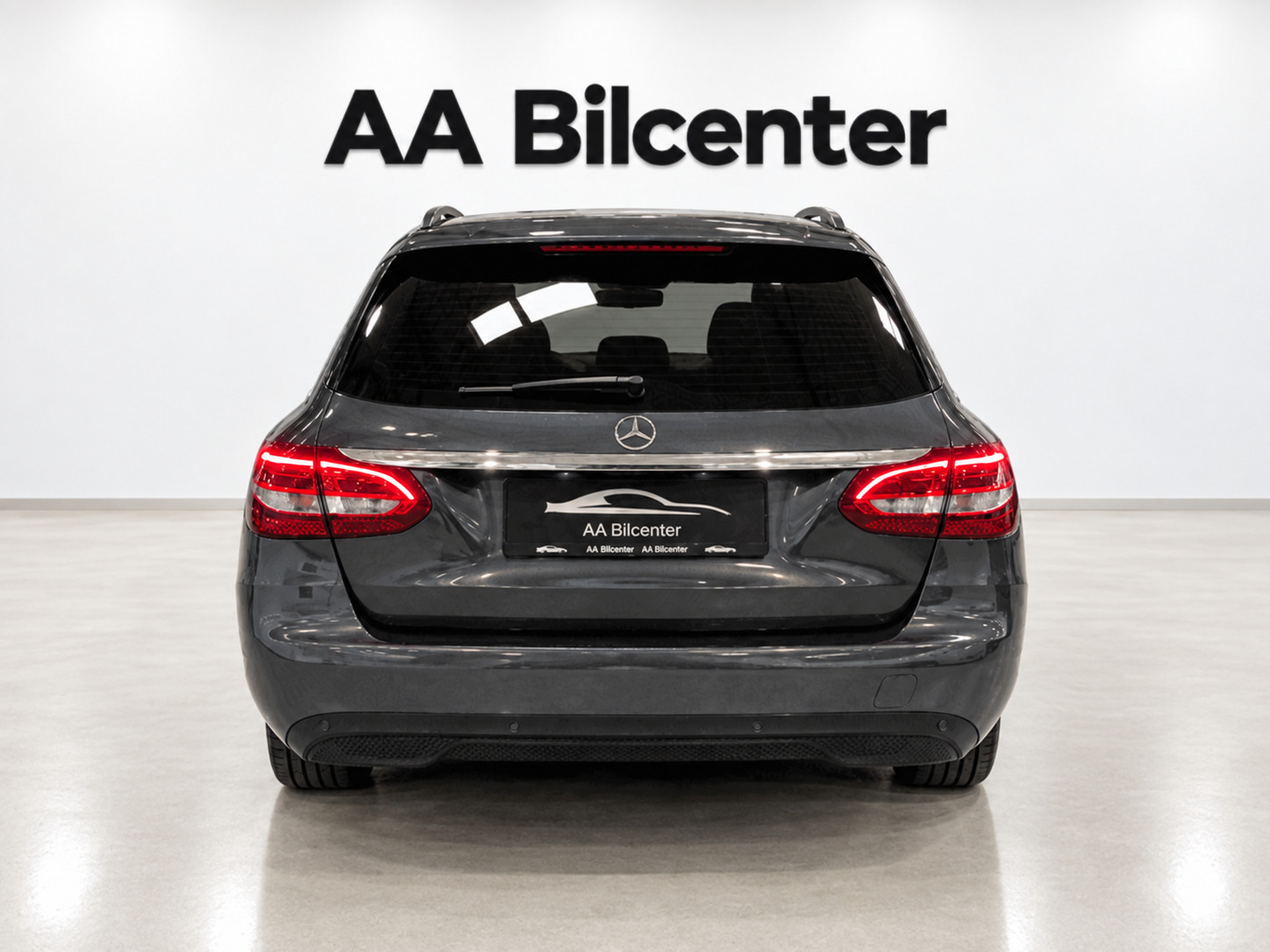 Grå Mercedes C200 d fra 2016