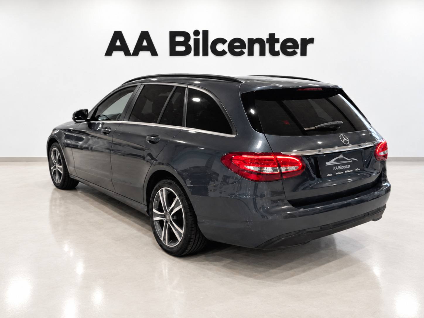 Grå Mercedes C200 d fra 2016