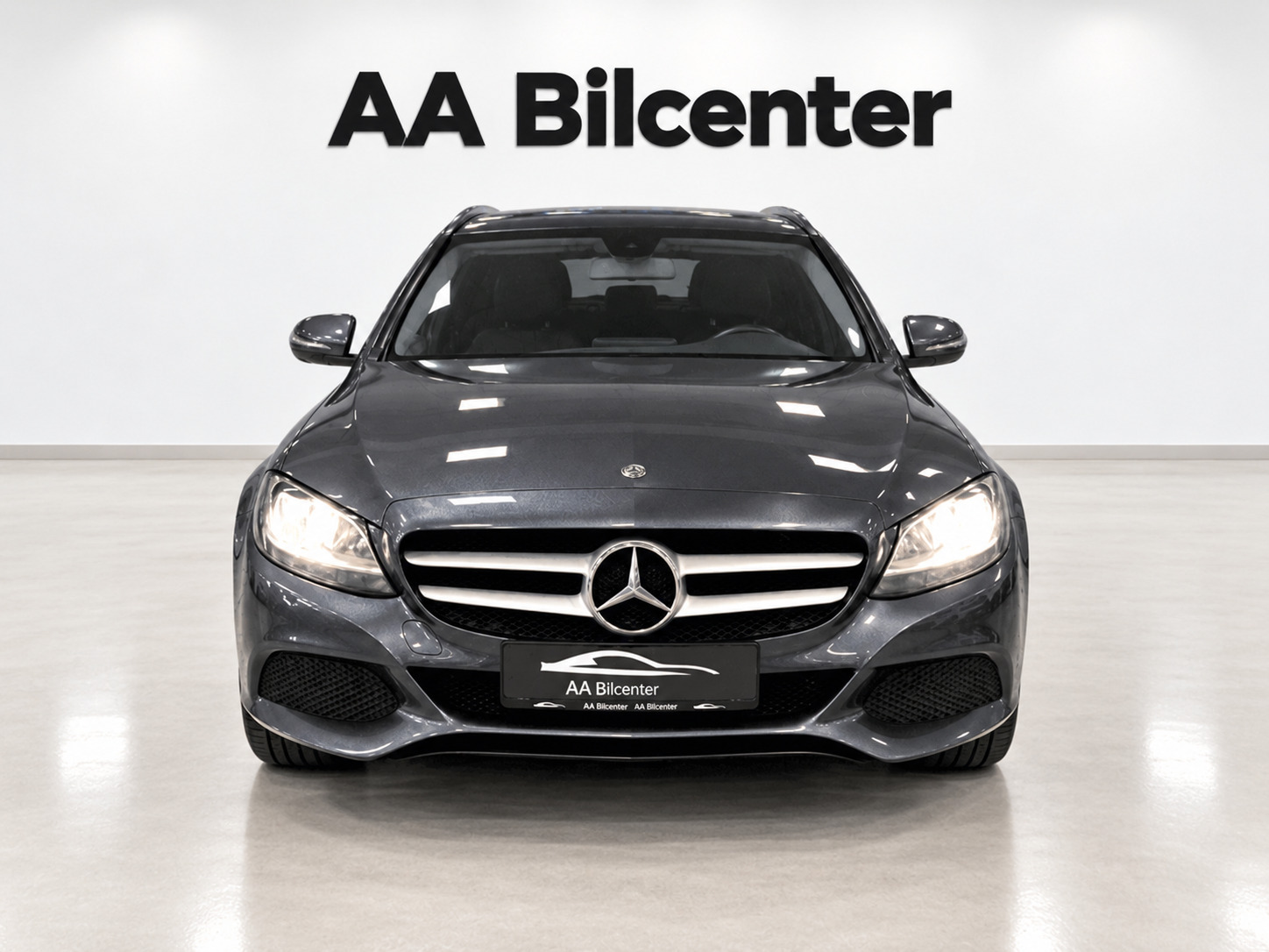 Grå Mercedes C200 d fra 2016