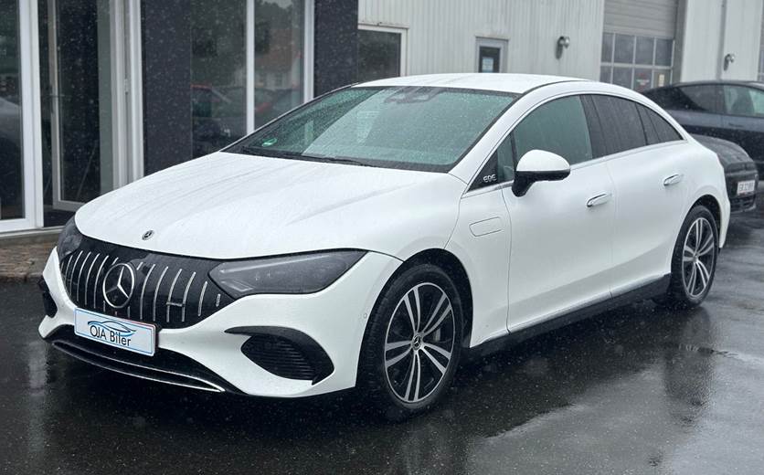 Mercedes EQE300 Electric Art