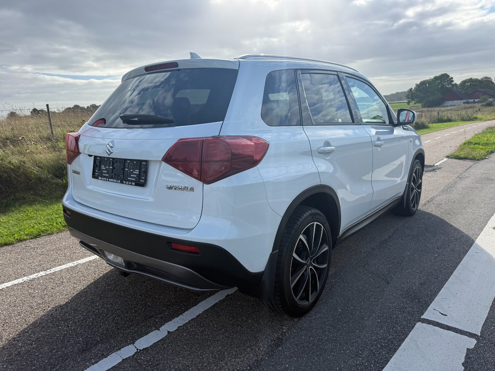 Hvid Suzuki Vitara fra 2019