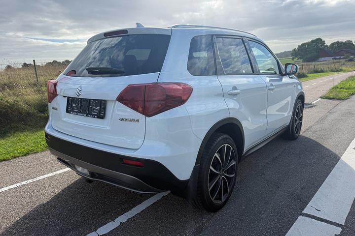 Hvid Suzuki Vitara fra 2019
