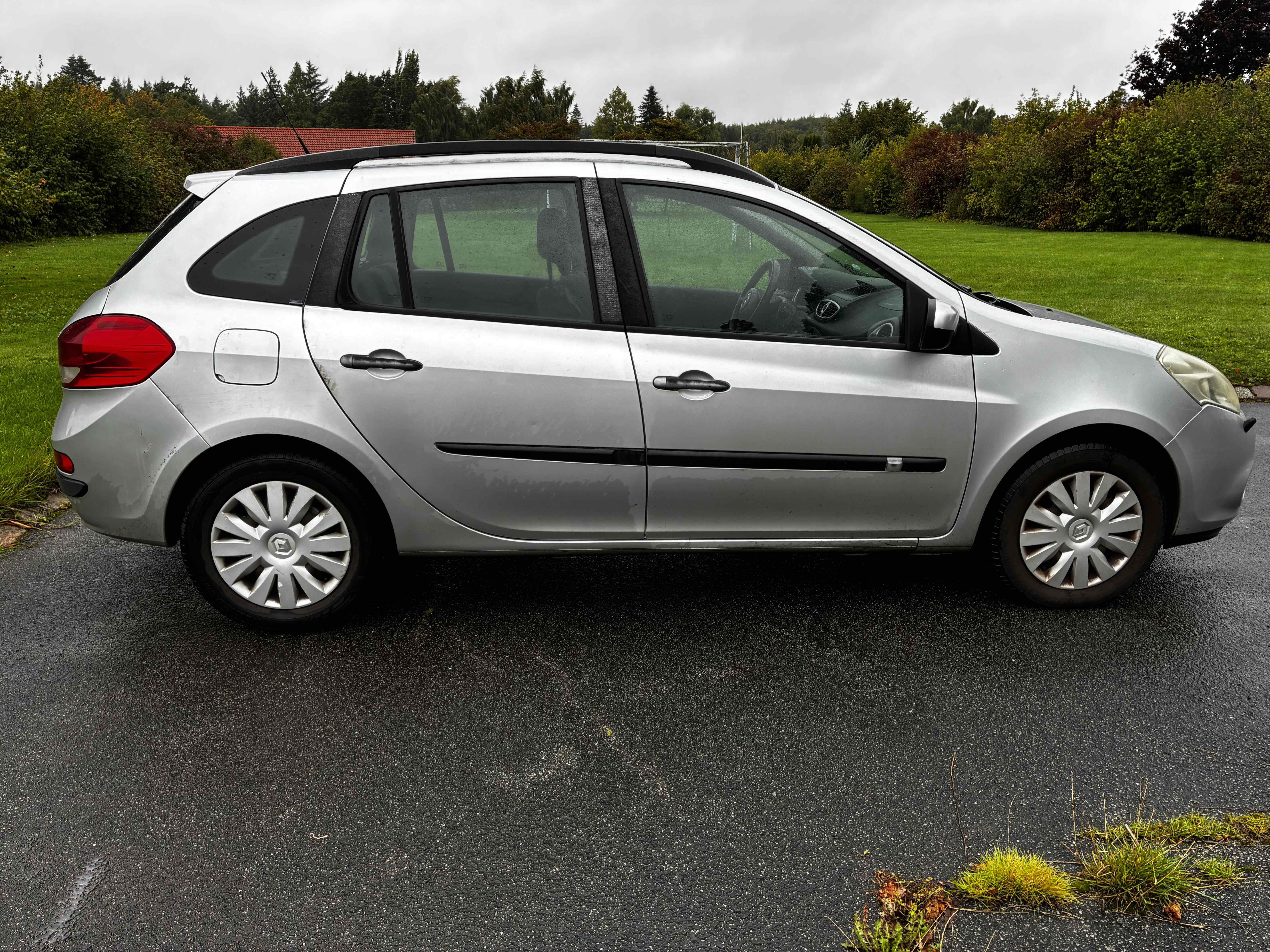Sølv Renault Clio III fra 2009