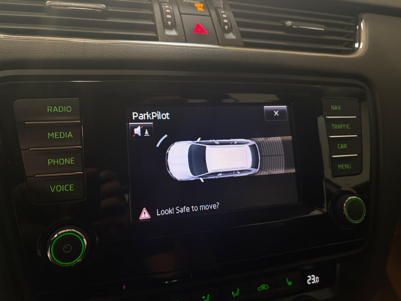 Grøn Skoda Octavia fra 2014