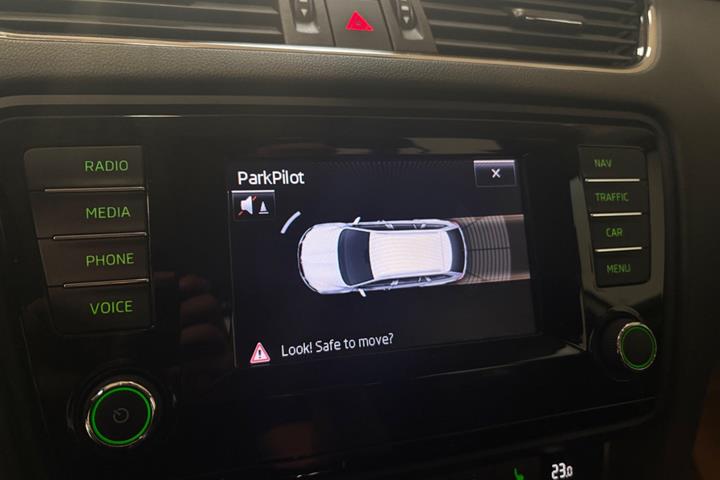 Grøn Skoda Octavia fra 2014
