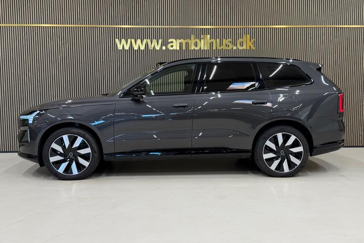 Grå Volvo EX90 fra 2025