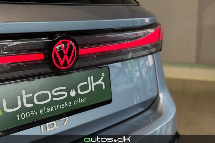 Blå VW ID.7 fra 2024