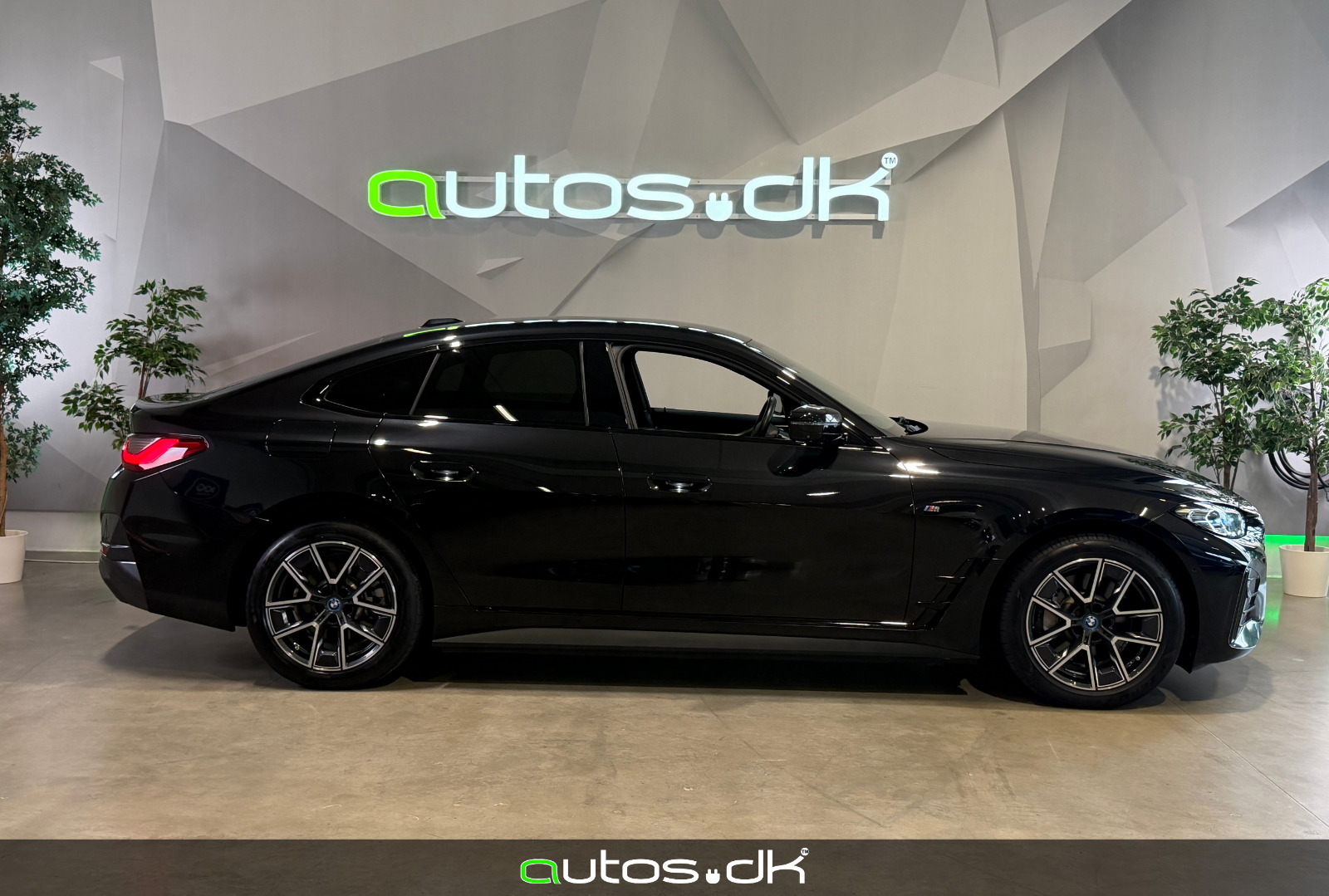 Sort BMW i4 fra 2023