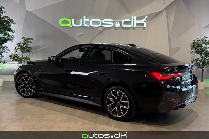 Sort BMW i4 fra 2023
